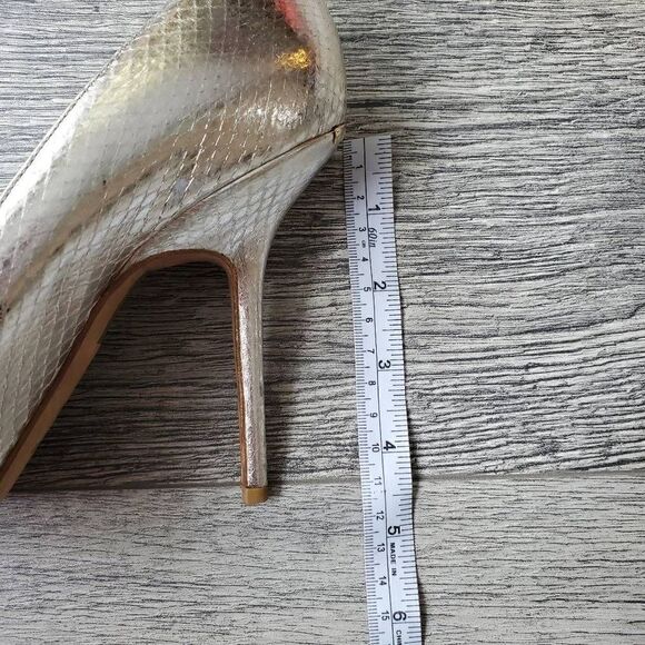 Burberry Silver Snakeskin Peep Toe Pumps Size 39.5 9.5 - Picture 4 of 8